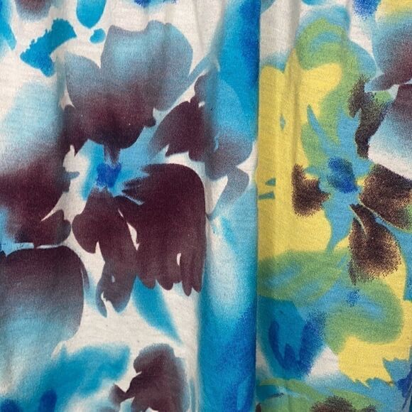 725 Originals Turquoise Floral Top - Picture 2 of 5